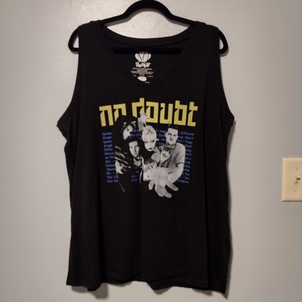 Torrid No Doubt Classic Fit V-Neck Tank size 2